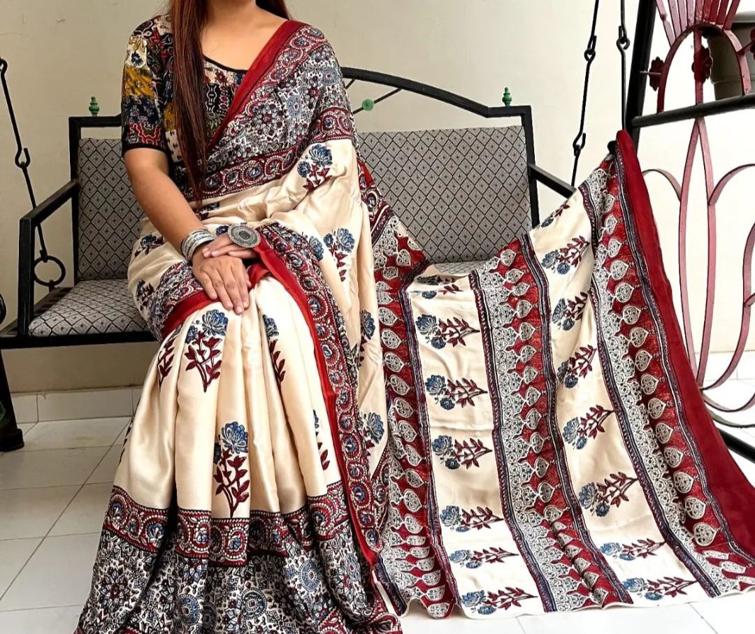 DIVINE CREAM COLOR AJRAK DIGITAL PRINTED MUSLIN COTTON SAREE