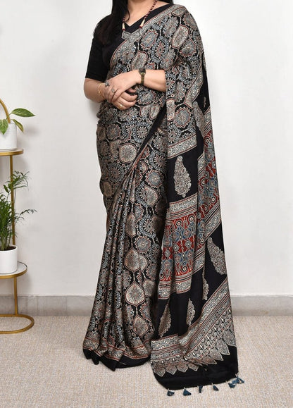 DHARVI BLACKCOLOR AJRAK PRINTED MUSLIN COTTON SAREE