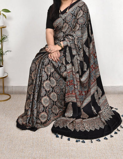 DHARVI BLACKCOLOR AJRAK PRINTED MUSLIN COTTON SAREE