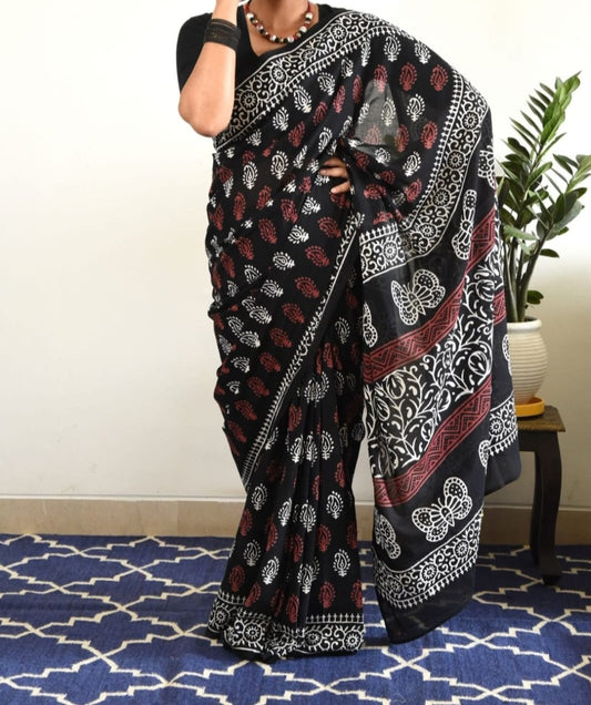 DASHING BLACK AND RED PRINTED LINEN SAREE