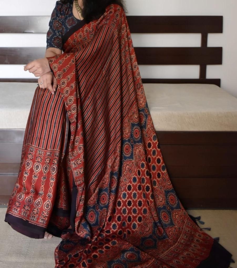 RED LINE AJRAK PRINTED MUSLIN COTTON SAREE