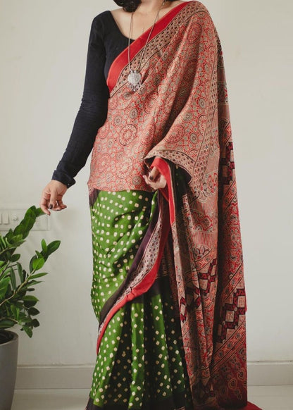 TRADITION RED AND GREEN AJRAK PRINTED MUSLIN COTTON SAREE