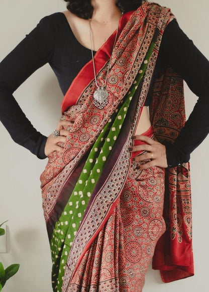 TRADITION RED AND GREEN AJRAK PRINTED MUSLIN COTTON SAREE