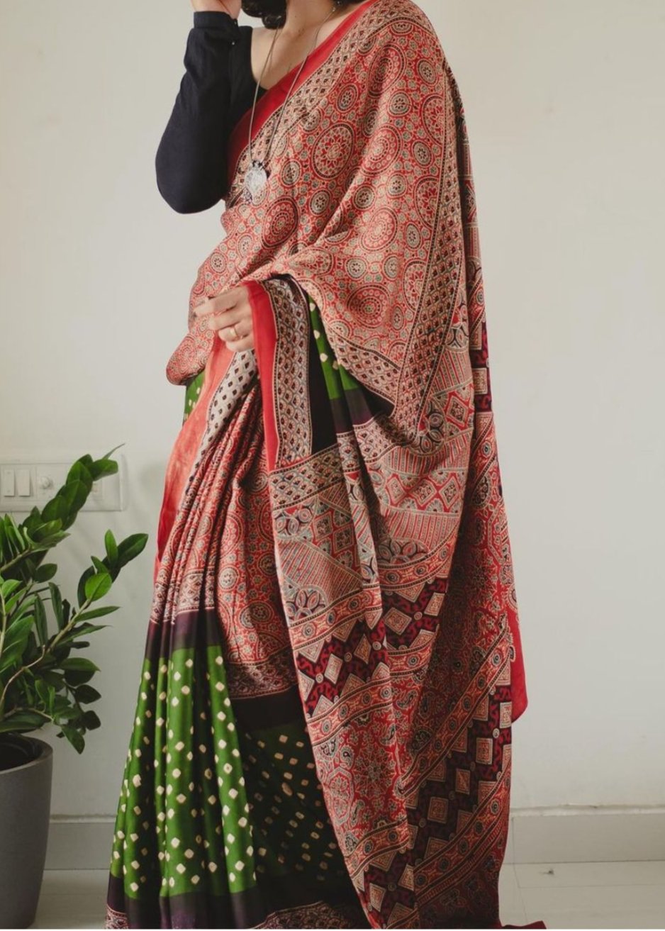 TRADITION RED AND GREEN AJRAK PRINTED MUSLIN COTTON SAREE