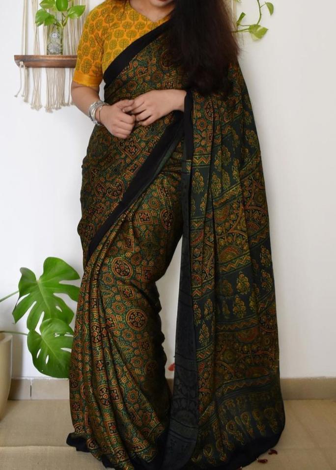 BEAUTIFUL DARK GREEN AJRAKH DIGITAL PRINT SAREE