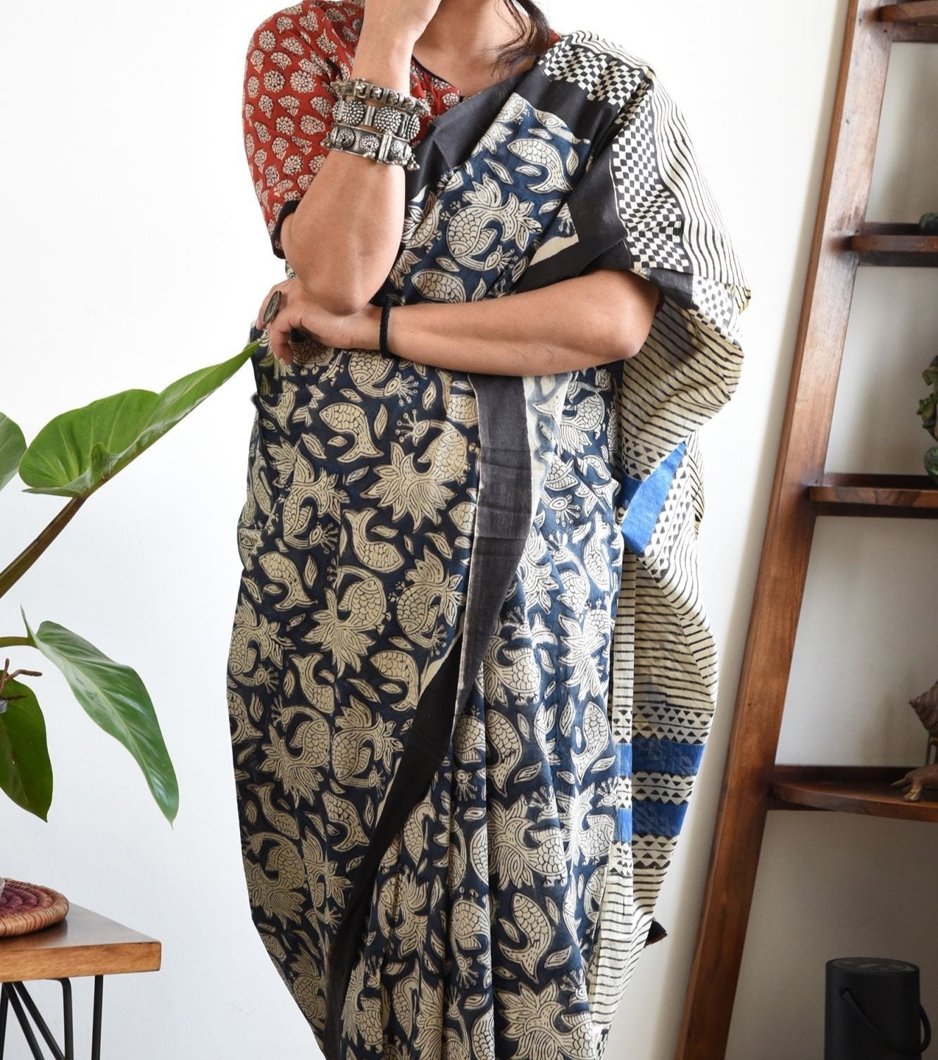 EXCLUSIVE NAVY BLUE PRINTED LINEN SAREE