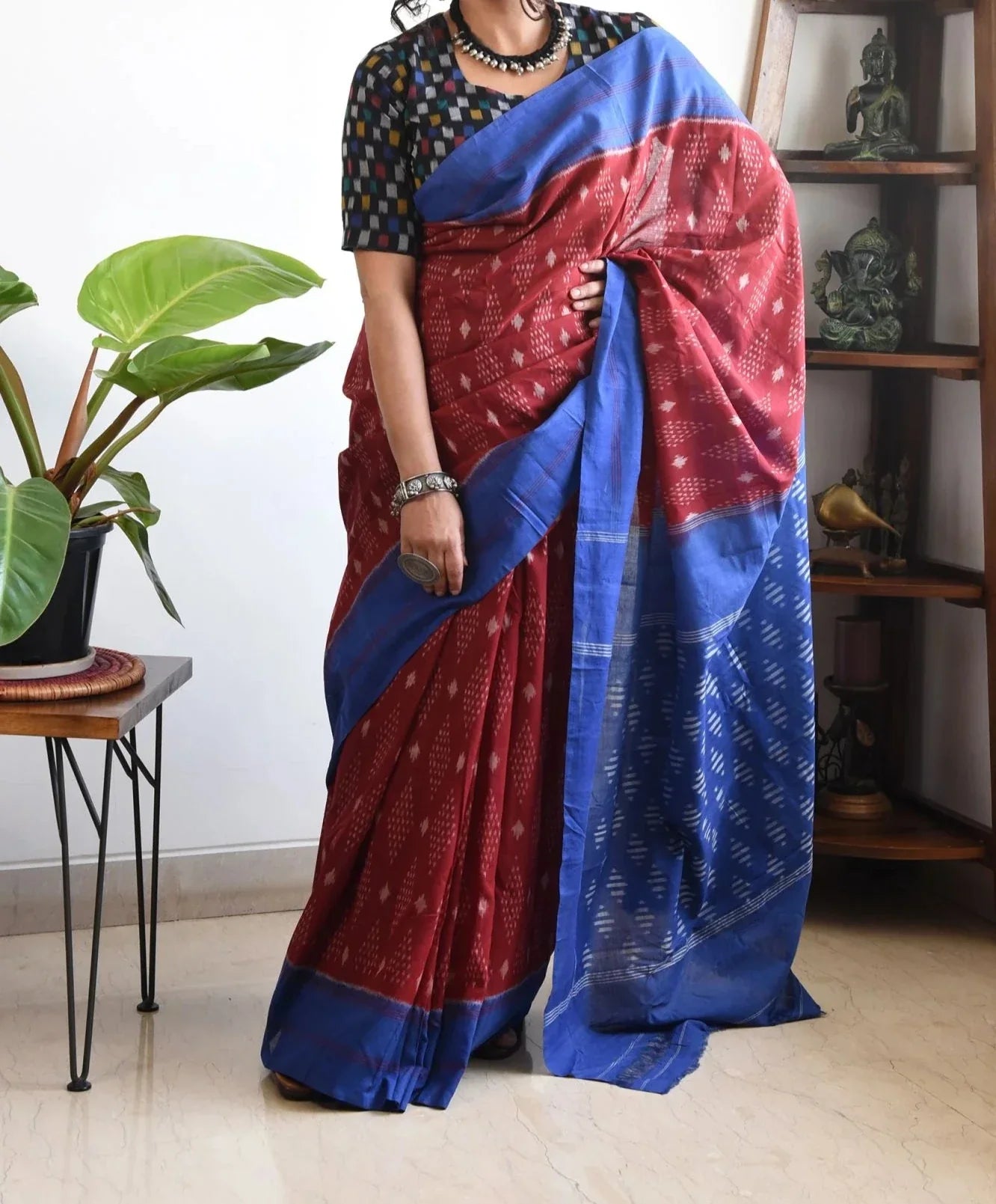 EXCLUSIVE RED AND BLUE PRINTED LINEN SAREE