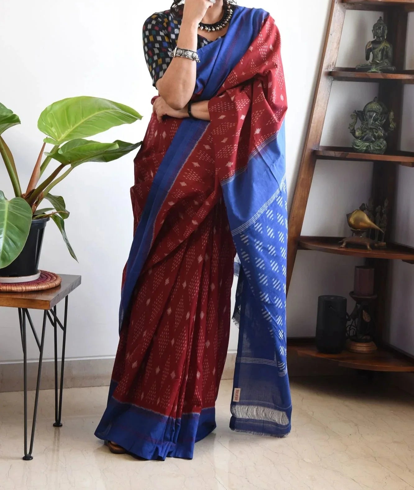 EXCLUSIVE RED AND BLUE PRINTED LINEN SAREE